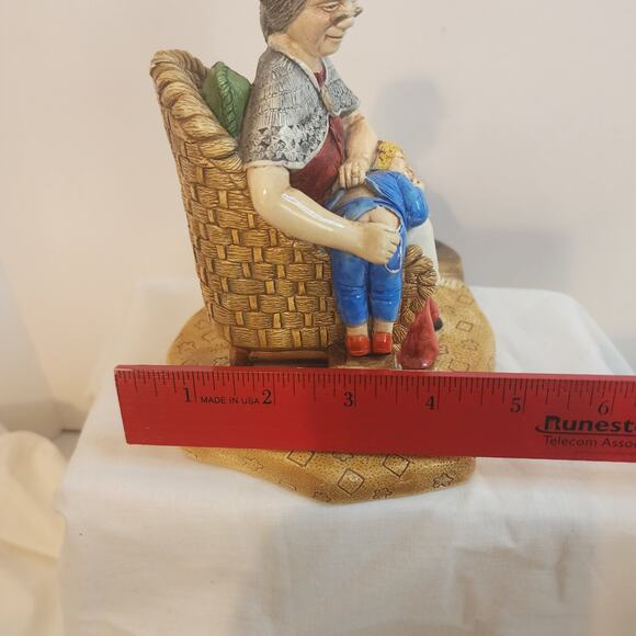 Vtg 1981 Naturecraft England Grandmas Comfort Figure 882 Hand Painted Stonecraft - Picture 7 of 12